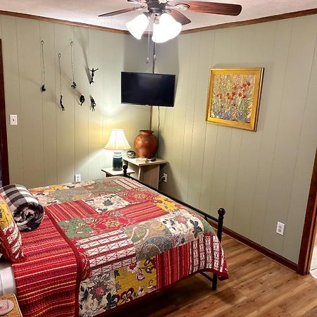 The Iris Garden Downtown Cottages And Suites Нашвил Стая снимка