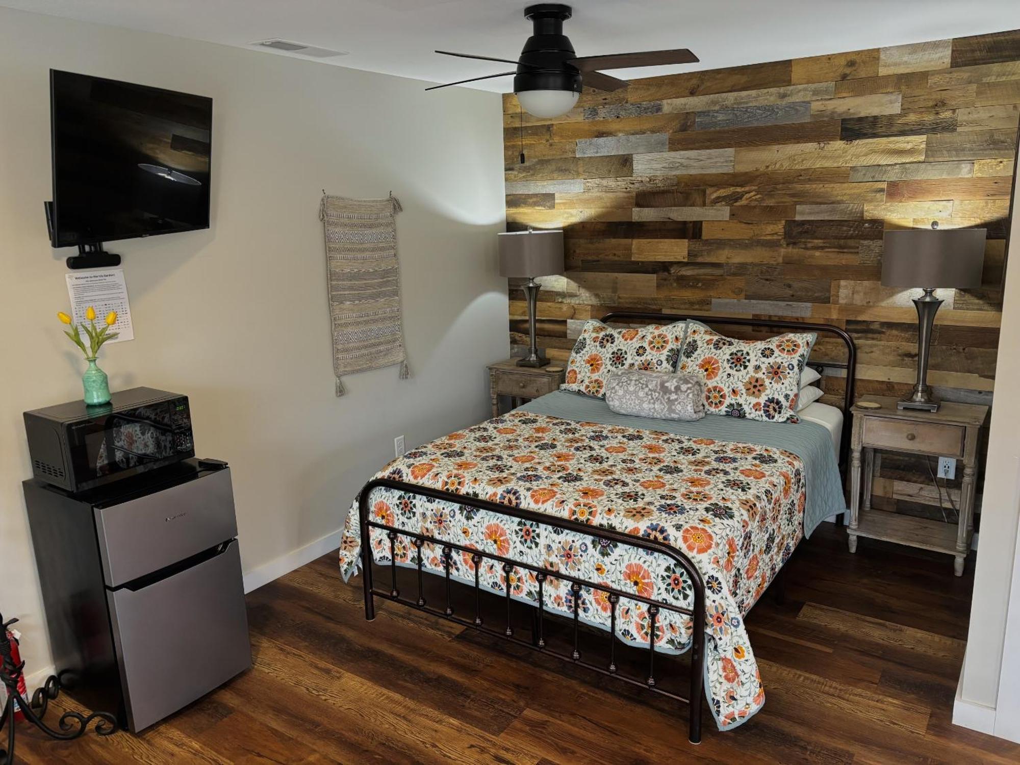 The Iris Garden Downtown Cottages And Suites Нашвил Стая снимка